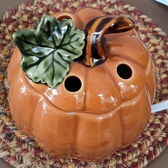 Yankee Candle - Pumpkin Electric Tart Wax Warmer Halloween, Fall, Autumn - new - Picture 1 of 5